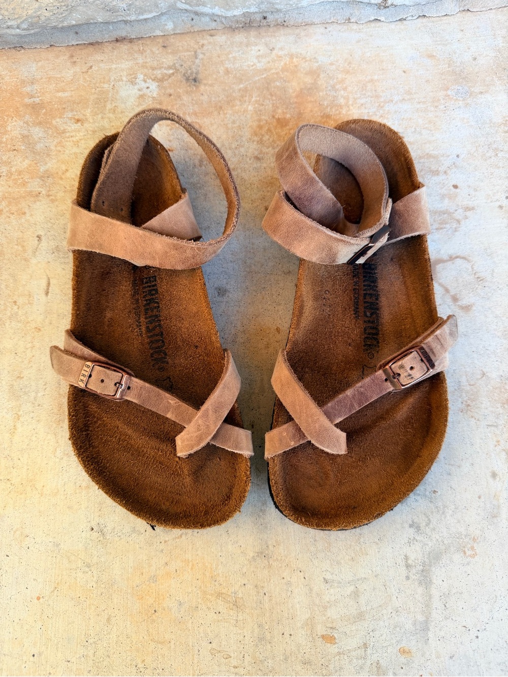 Birkenstock 38 100% Leather Yara Sandals